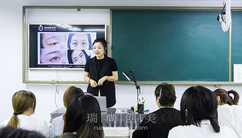 化妝師的就業(yè)方向，這6種值得推薦