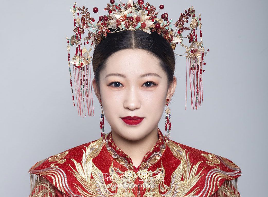 想要成為一名專業(yè)的化妝大師，該怎么修煉呢？