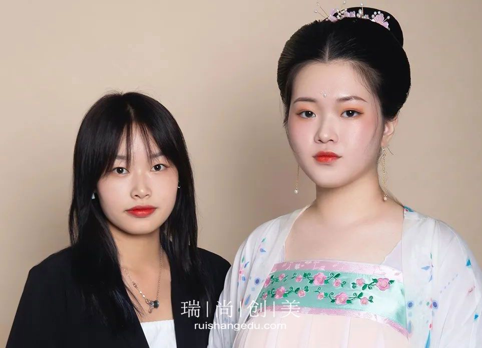 為什么要學(xué)習(xí)化妝技術(shù)？學(xué)化妝去哪里學(xué)？