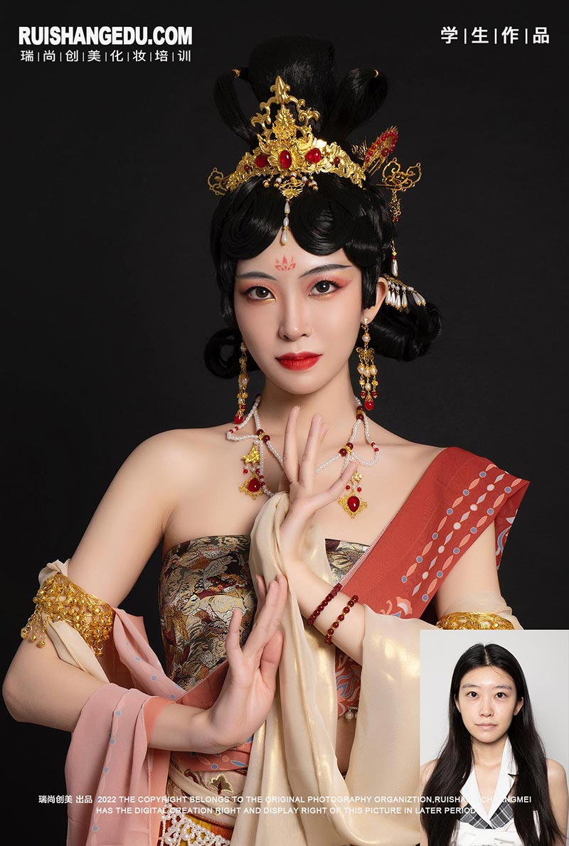 中秋賞月搭配漢服妝容，撞出新時(shí)尚！