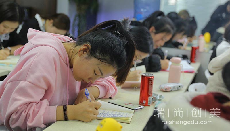年齡小沒學(xué)歷，怎樣選擇技術(shù)才能令人放心？ 
