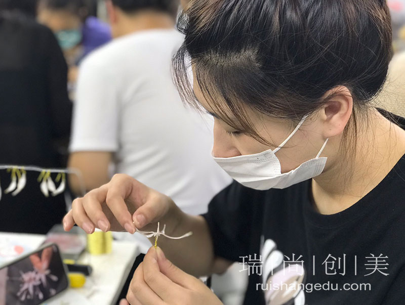 三方面教你如何選擇合適的化妝學(xué)校？