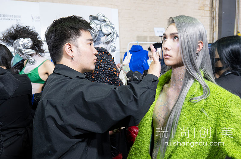 選對一所化妝培訓學校，學員能收獲到什么？