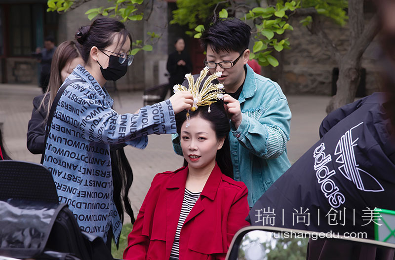傳承中華文化-瑞尚創(chuàng)美受邀為中國(guó)傳統(tǒng)服裝設(shè)計(jì)展演做化妝造型