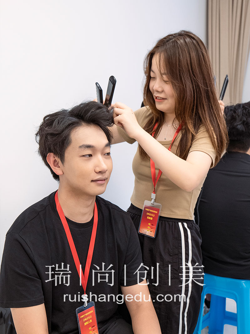 高考在即內(nèi)心焦慮迷茫怎么辦？快來看看Plan B-技能教育