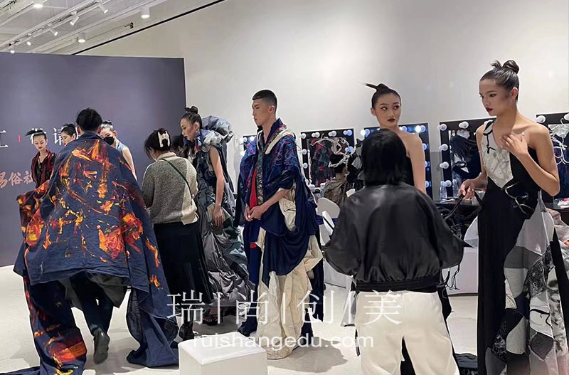 新手化妝師破圈指南：六大策略助你提升知名度，吸引源源不斷的客戶