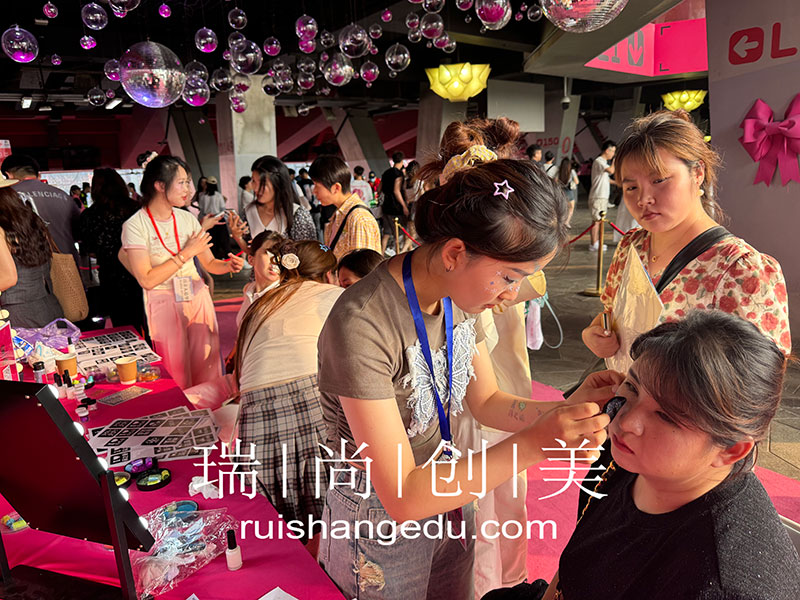 瑞尚創(chuàng)美 | 鳥巢官方應(yīng)援妝造 · 學(xué)習(xí)娛樂(lè)兩不誤