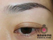 做韓式定妝眉、韓式定妝眼線的人多嗎？