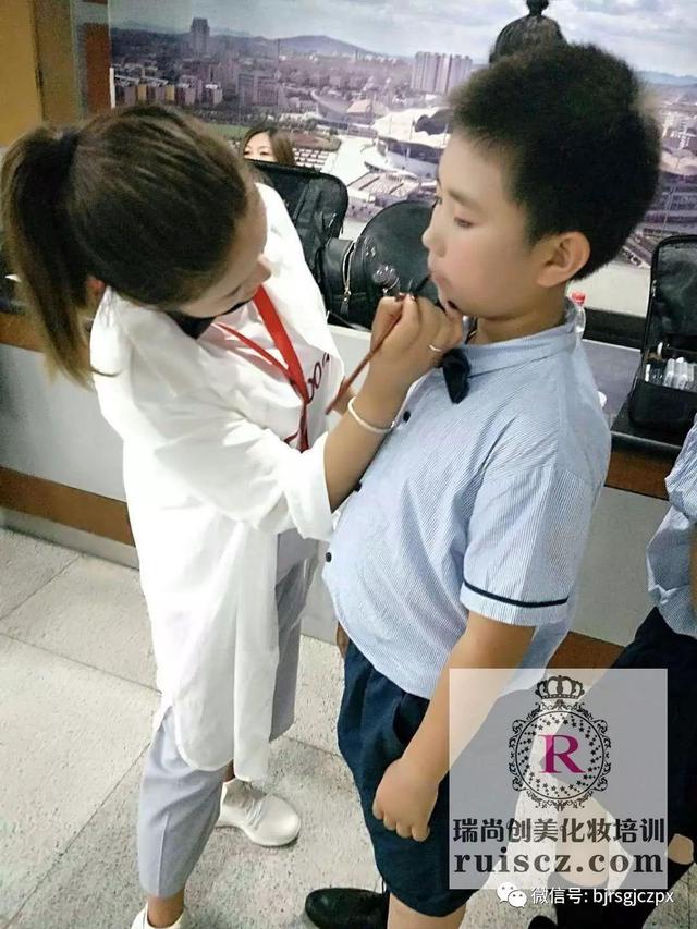 實(shí)習(xí)季｜感受?chē)?guó)學(xué)魅力，一起“向幸福出發(fā)”！