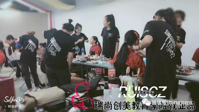 中國農(nóng)業(yè)大學(xué)，教師節(jié)文藝匯演化妝造型實習(xí)