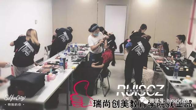 中國農(nóng)業(yè)大學(xué)，教師節(jié)文藝匯演化妝造型實習(xí)
