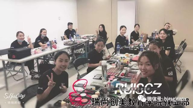 中國農(nóng)業(yè)大學(xué)，教師節(jié)文藝匯演化妝造型實習(xí)