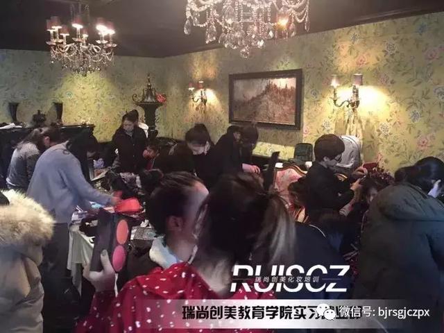 學(xué)員實(shí)習(xí)|FLOWER NINE高級(jí)定制童裝圣誕發(fā)布會(huì)