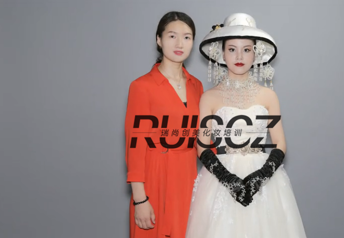 瑞尚創(chuàng)美《校園杯—新娘大賽》幕后、走秀、成片 18號選手