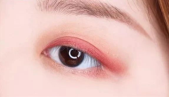 紅棕色眼影